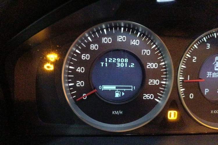 Used Volvo S60 2012 T5 Zhiya Edition Odometer Close Up