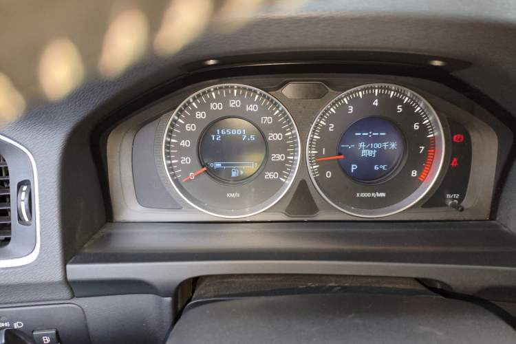 Used Volvo S60 2012 T5 Comfort Edition Odometer Close Up