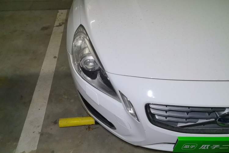Used Volvo S60 2012 T5 Comfort Edition Right Front Headlight