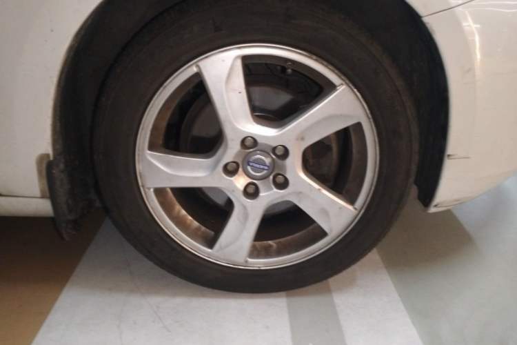 Used Volvo S60 2012 1.6T DRIVe Zhiya Edition Right Front Wheel Hub