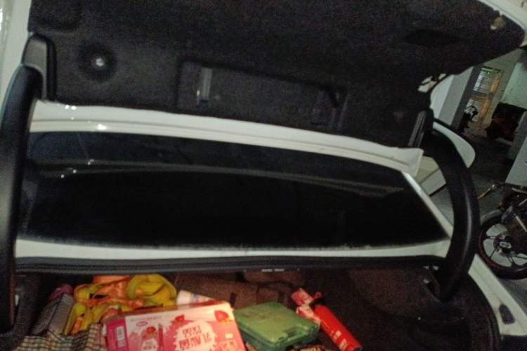 Used Volvo S60 2012 T5 Zhiya Edition Trunk