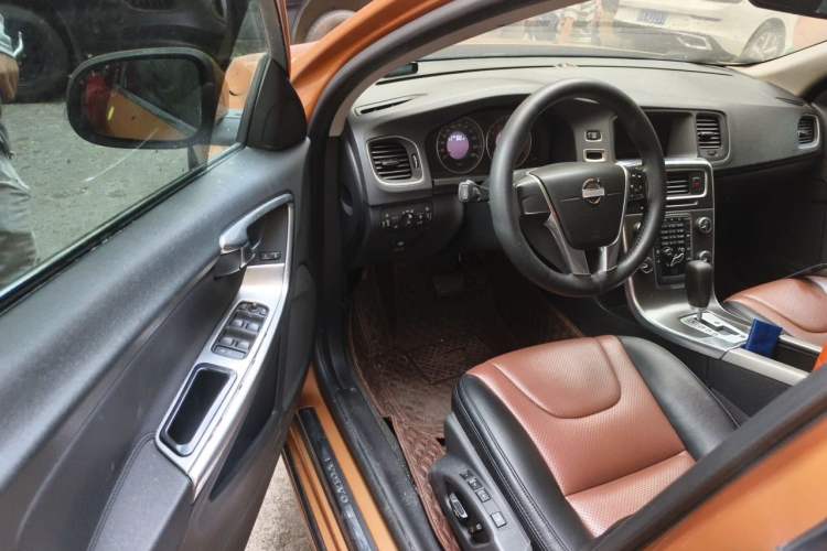 Used Volvo S60 2012 1.6T DRIVe ZhiShang Edition Driver Seat