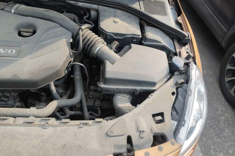 Used Volvo S60 2012 T5 Comfort Edition Engine Bay Left