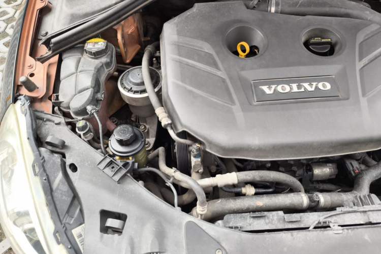 Used Volvo S60 2012 T5 Comfort Edition Engine Bay Right