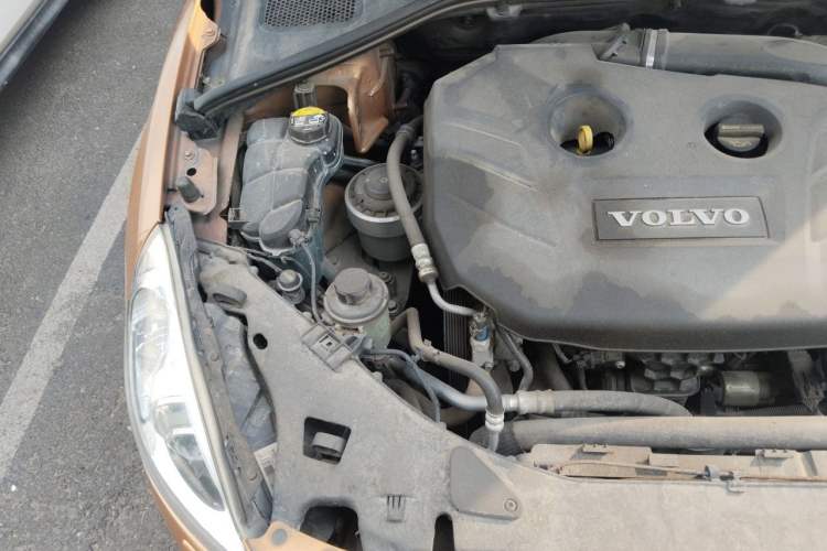 Used Volvo S60 2012 T5 Comfort Edition Engine Bay Right