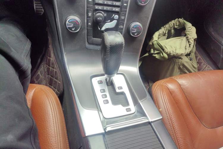 Used Volvo S60 2012 T5 Zhiya Edition Gear Lever
