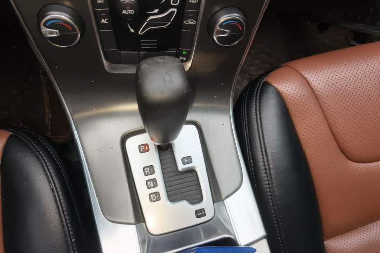 Used Volvo S60 2012 1.6T DRIVe ZhiShang Edition Gear Lever