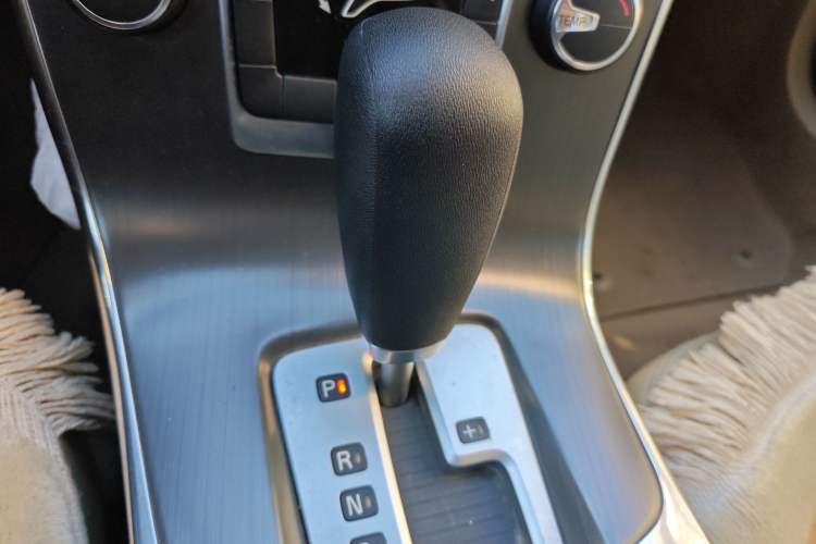 Used Volvo S60 2012 1.6T DRIVe Comfort Edition Gear Lever