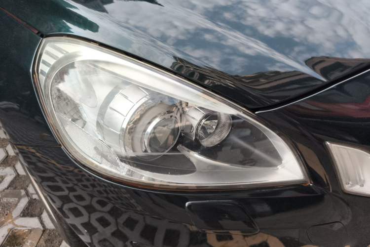 Used Volvo S60 2012 T5 Comfort Edition Right Front Headlight