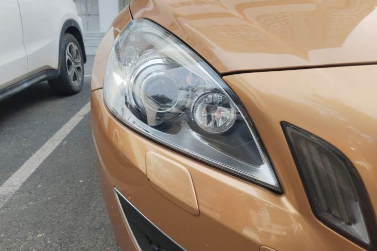 Used Volvo S60 2012 T5 Comfort Edition Right Front Headlight