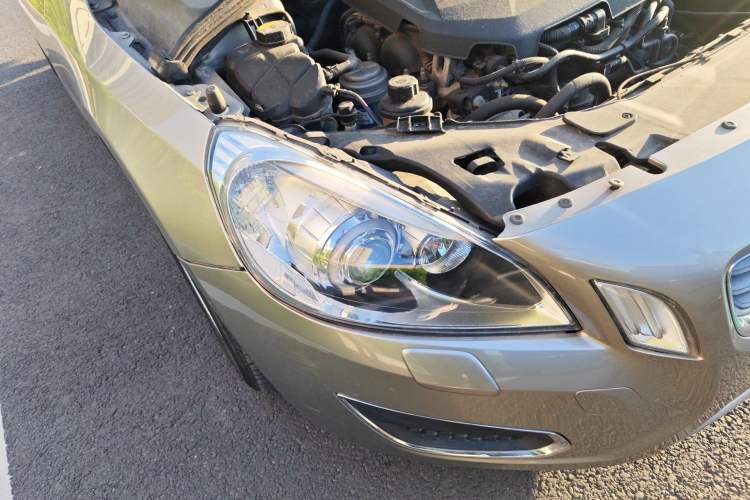 Used Volvo S60 2012 1.6T DRIVe Comfort Edition Right Front Headlight
