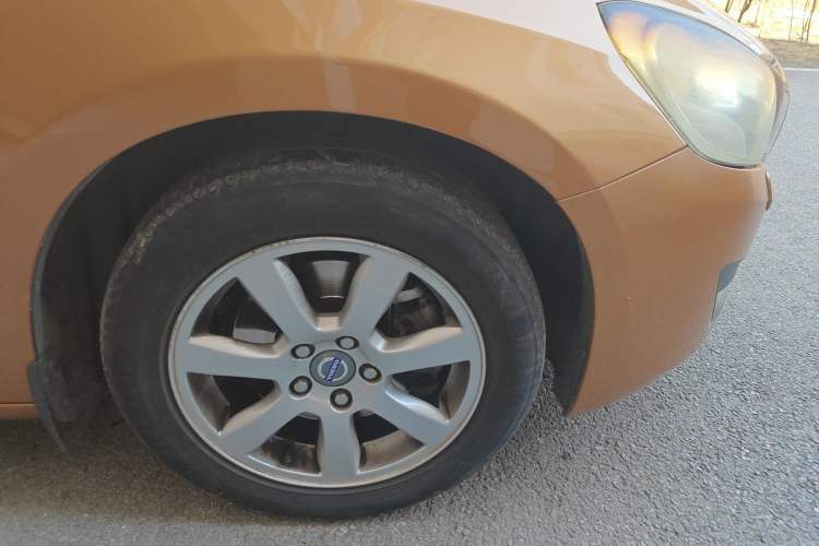 Used Volvo S60 2012 1.6T DRIVe Comfort Edition Right Front Wheel Hub