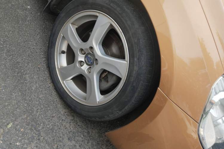 Used Volvo S60 2012 T5 Comfort Edition Right Front Wheel Hub