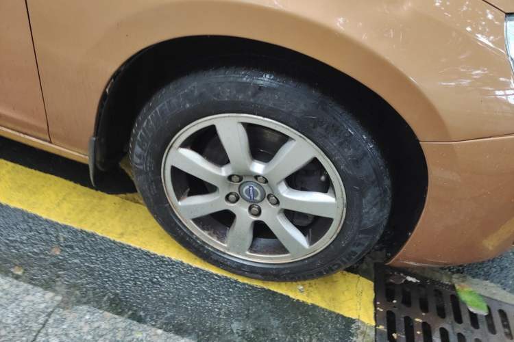 Used Volvo S60 2012 1.6T DRIVe Comfort Edition Right Front Wheel Hub