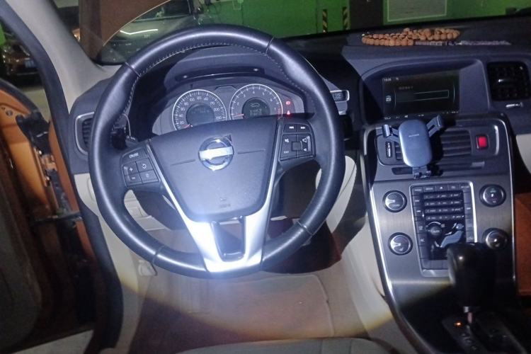 Used Volvo S60 2012 T5 Prestige Edition Steering Wheel