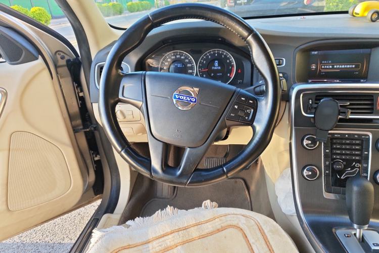 Used Volvo S60 2012 1.6T DRIVe Comfort Edition Steering Wheel