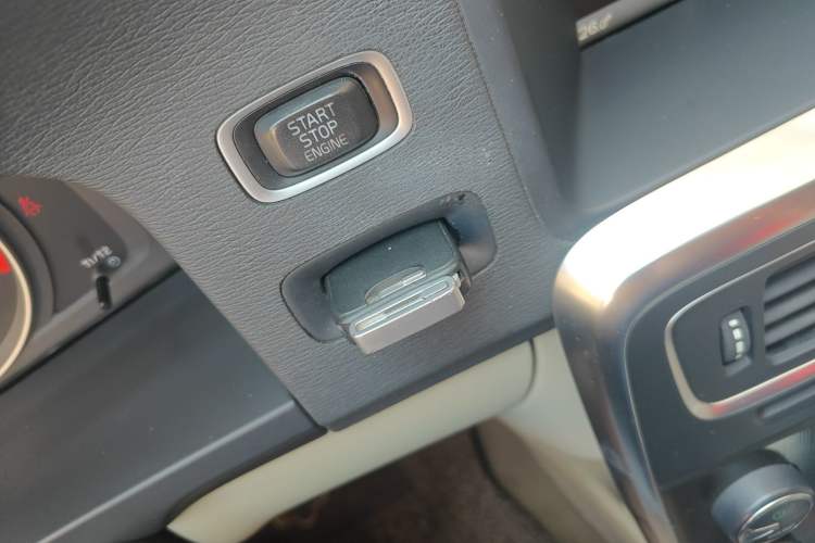 Used Volvo S60 2012 1.6T DRIVe Comfort Edition Vehicle Key