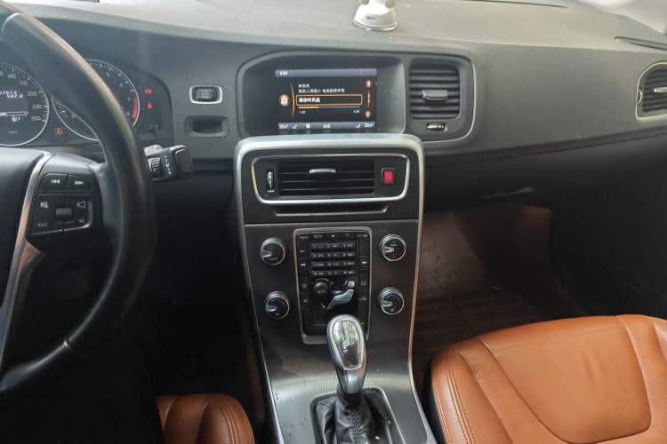 Used Volvo S60 2013 T5 Zhiya Edition Audio And AC Panel