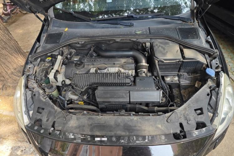 Used Volvo S60 2013 T5 Zhiya Edition Engine Bay