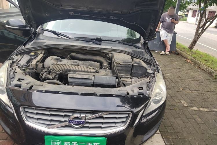 Used Volvo S60 2013 2.0T Progressive Edition Engine Bay Left