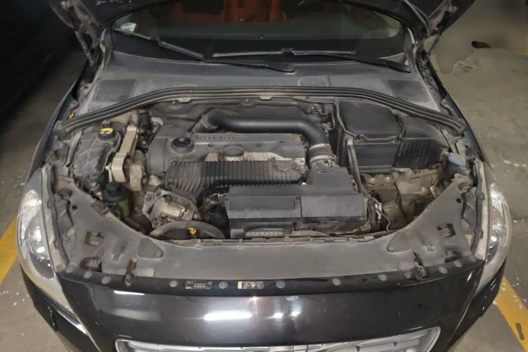 Used Volvo S60 2013 T5 Zhiya Edition Engine Bay