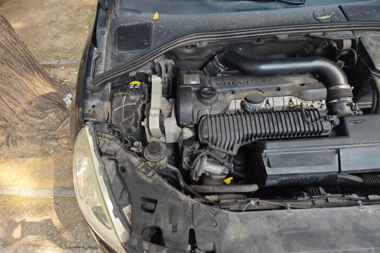 Used Volvo S60 2013 T5 Zhiya Edition Engine Bay Right