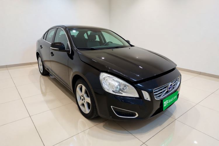 Used Volvo S60 2013 T5 Zhiya Edition Front Right 45 Deg