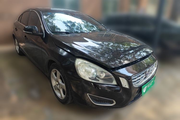 Used Volvo S60 2013 T5 Zhiya Edition Front Right 45 Deg