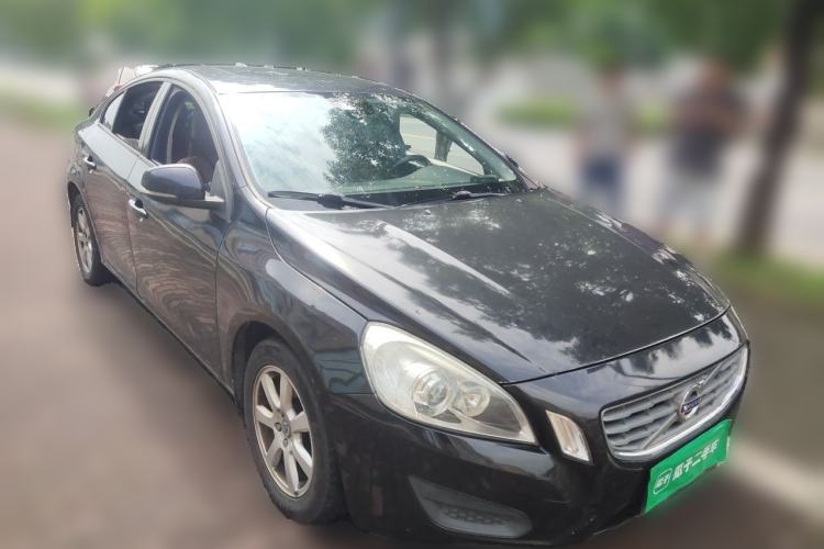 Used Volvo S60 2013 2.0T Progressive Edition Front Right 45 Deg