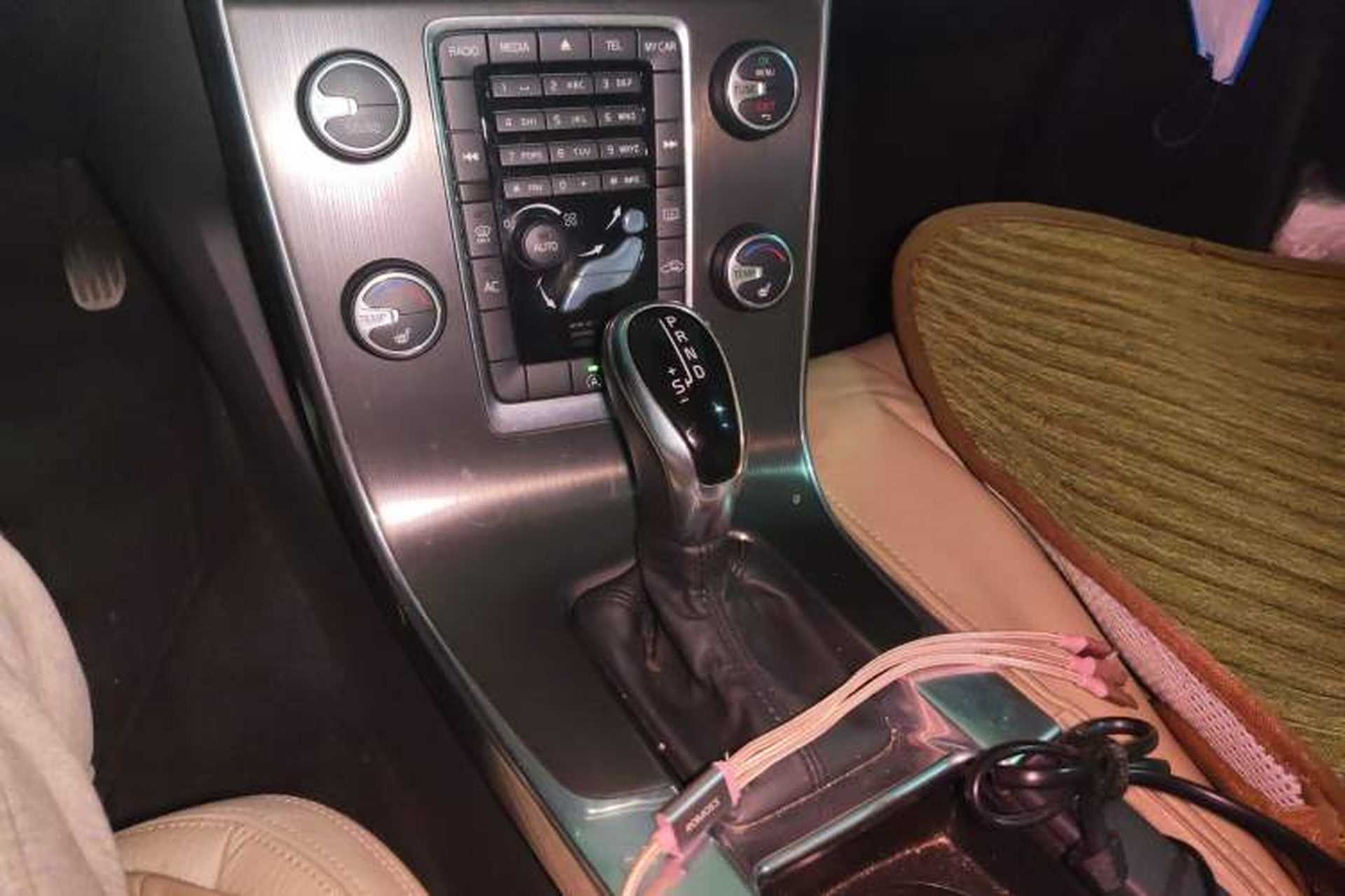 Used Volvo S60 2013 T5 Comfort Edition Gear Lever