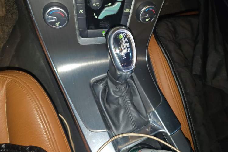 Used Volvo S60 2013 T5 Zhiya Edition Gear Lever