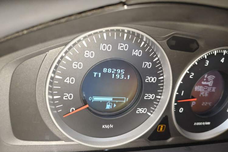Used Volvo S60 2013 T5 Zhiya Edition Odometer Close Up