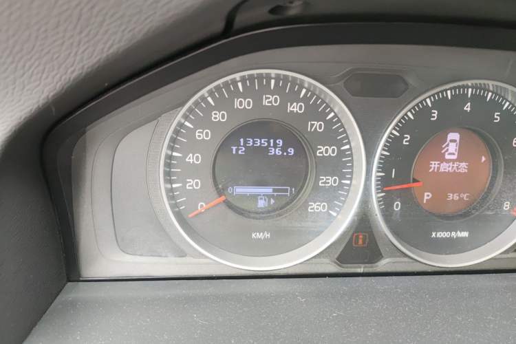 Used Volvo S60 2013 T5 Smart Edition Odometer Close Up