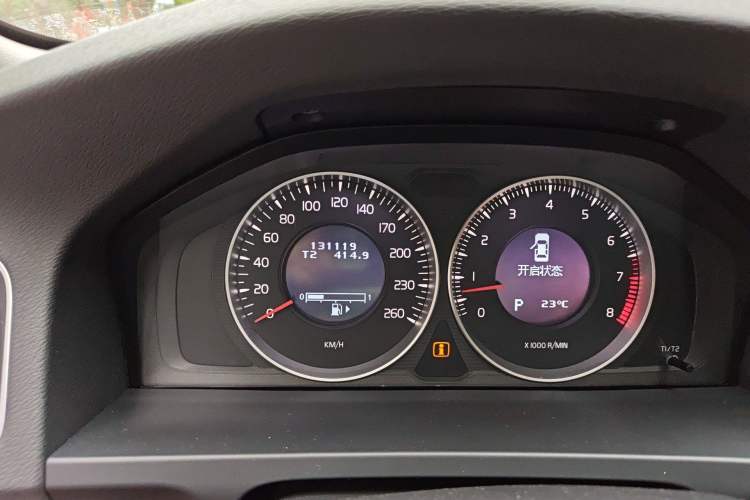 Used Volvo S60 2013 T5 Smart Edition Odometer Close Up