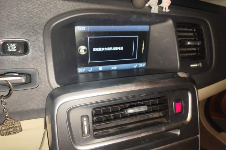 Used Volvo S60 2013 T5 Comfort Edition Audio And AC Panel