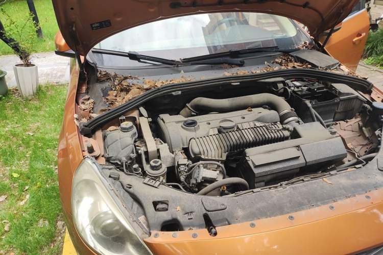 Used Volvo S60 2013 T5 Comfort Edition Engine Bay Right