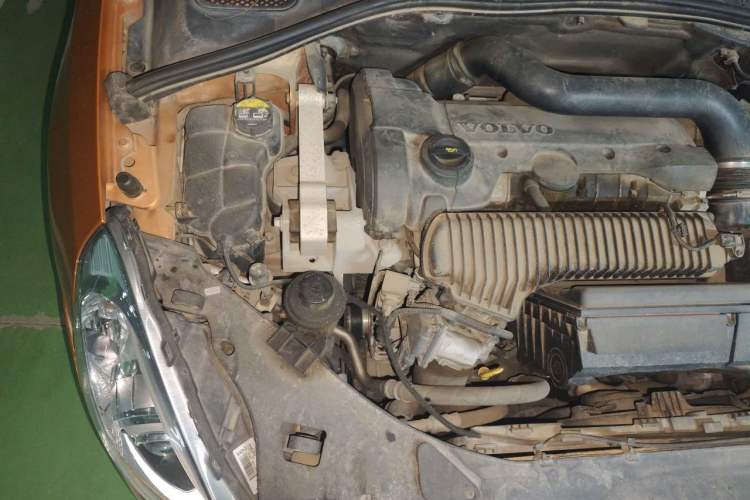 Used Volvo S60 2013 T5 Comfort Edition Engine Bay Right