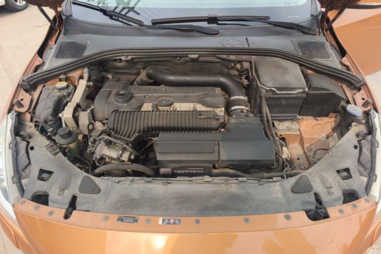 Used Volvo S60 2013 T5 Comfort Edition Engine Bay