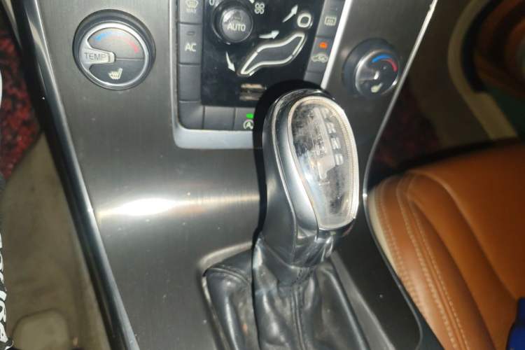Used Volvo S60 2013 T5 Comfort Edition Gear Lever