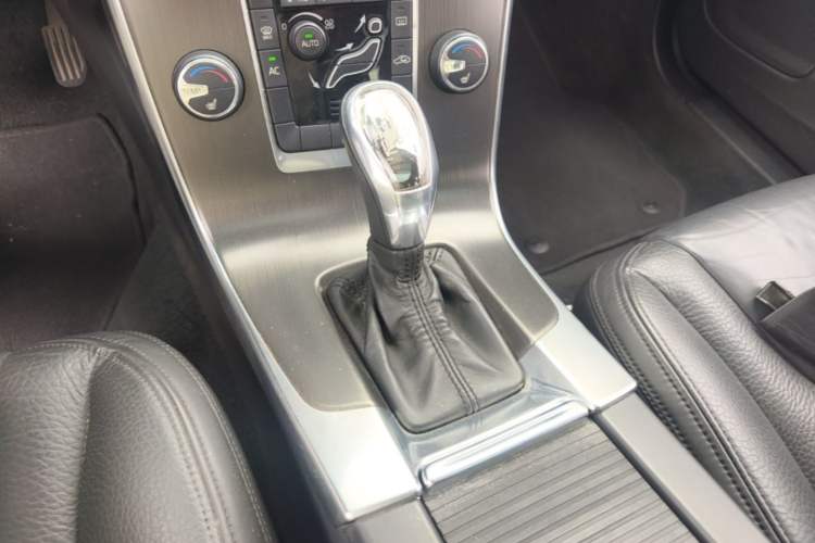 Used Volvo S60 2013 T5 Comfort Edition Gear Lever