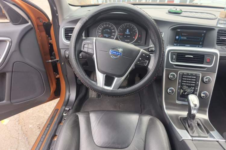 Used Volvo S60 2013 T5 Comfort Edition Steering Wheel