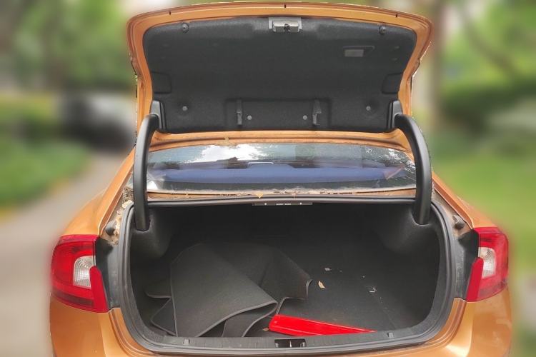 Used Volvo S60 2013 T5 Comfort Edition Trunk