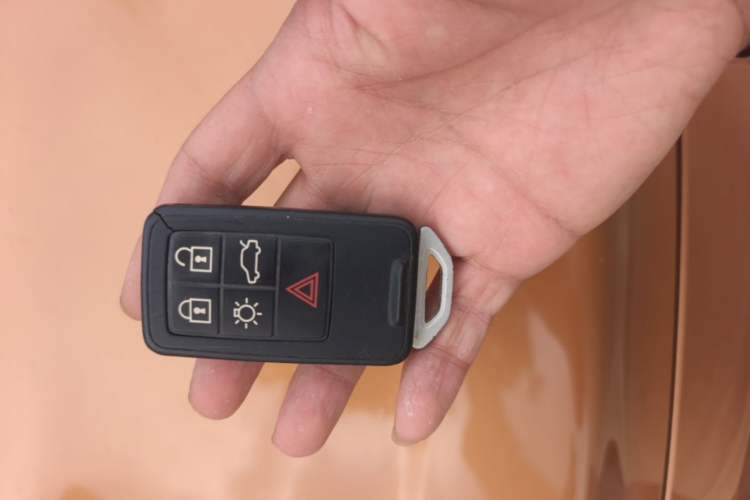 Used Volvo S60 2013 T5 Comfort Edition Vehicle Key