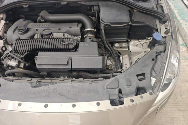 Used Volvo S60 2013 T5 Comfort Edition Engine Bay Left