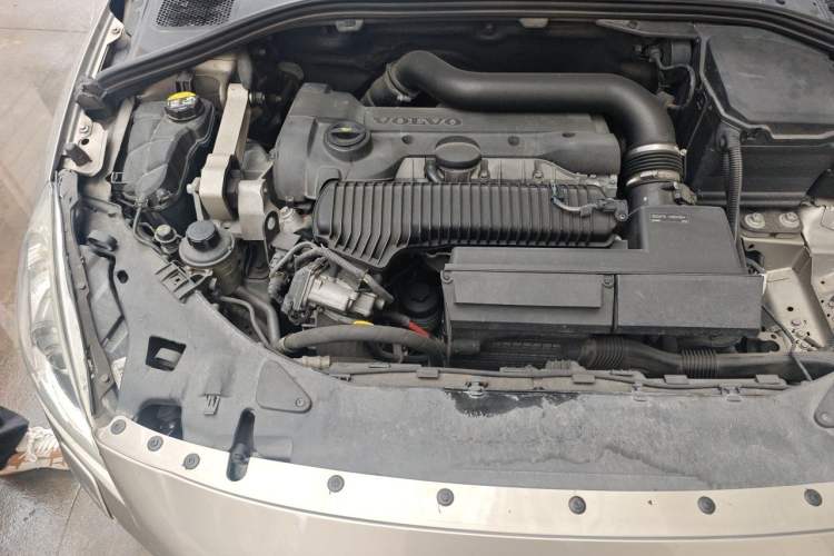 Used Volvo S60 2013 T5 Comfort Edition Engine Bay Right