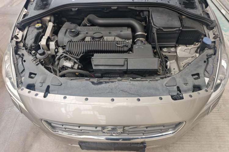 Used Volvo S60 2013 T5 Comfort Edition Engine Bay