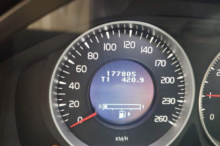 Used Volvo S60 2013 T5 Comfort Edition Odometer Close Up