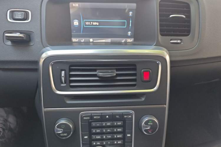Used Volvo S60 2013 T5 Comfort Edition Audio And AC Panel