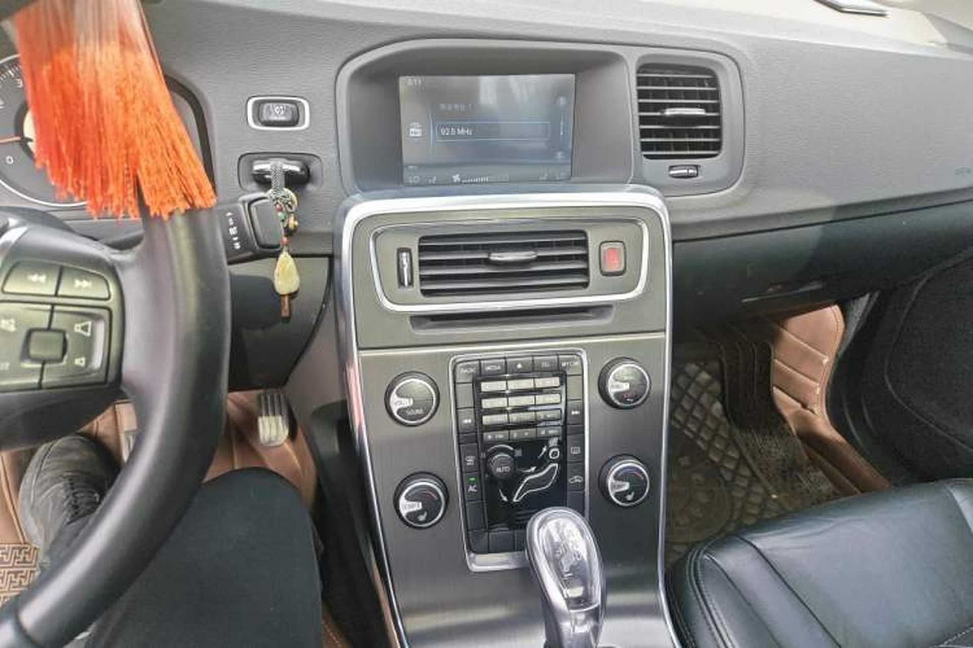 Used Volvo S60 2013 T5 Comfort Edition Audio And AC Panel