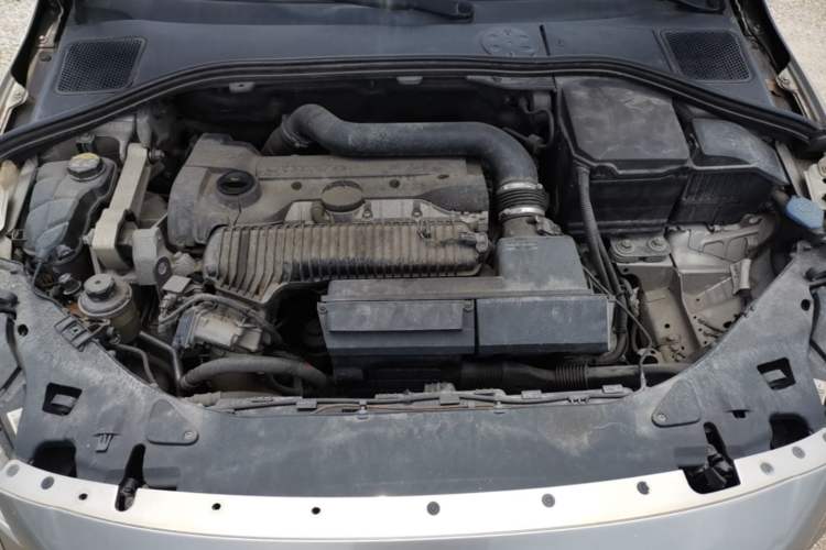 Used Volvo S60 2013 T5 Comfort Edition Engine Bay